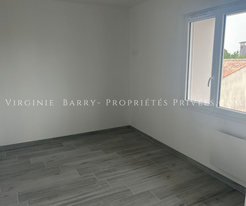 TONNAY-BOUTONNE APPARTEMENT T3 REFAIT A NEUF AVEC 2 PARKINGS PRIVATIFS 4