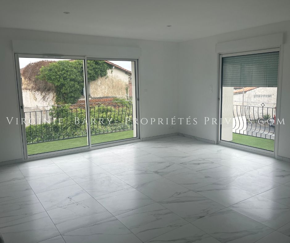 TONNAY-BOUTONNE APPARTEMENT T3 AVEC BALCON ET 2 PARKINGS PRIVATIFS 2