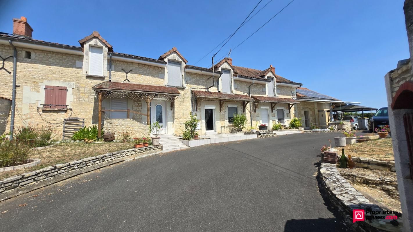 NUEIL-SOUS-FAYE Maison Nueil Sous Faye 7 pièce(s) 228 m2 1