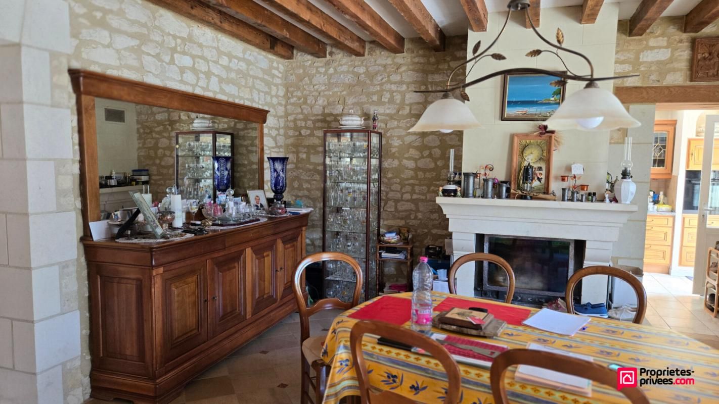 NUEIL-SOUS-FAYE Maison Nueil Sous Faye 7 pièce(s) 228 m2 3