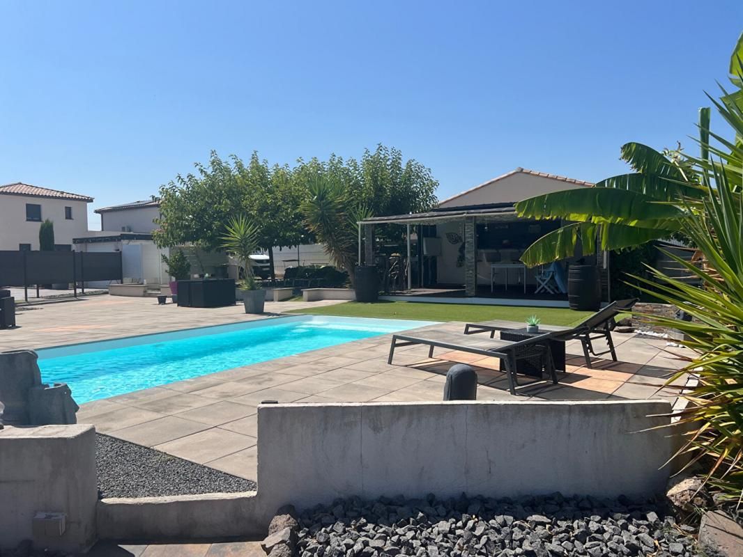 ADISSAN Villa récente Adissan avec piscine 1
