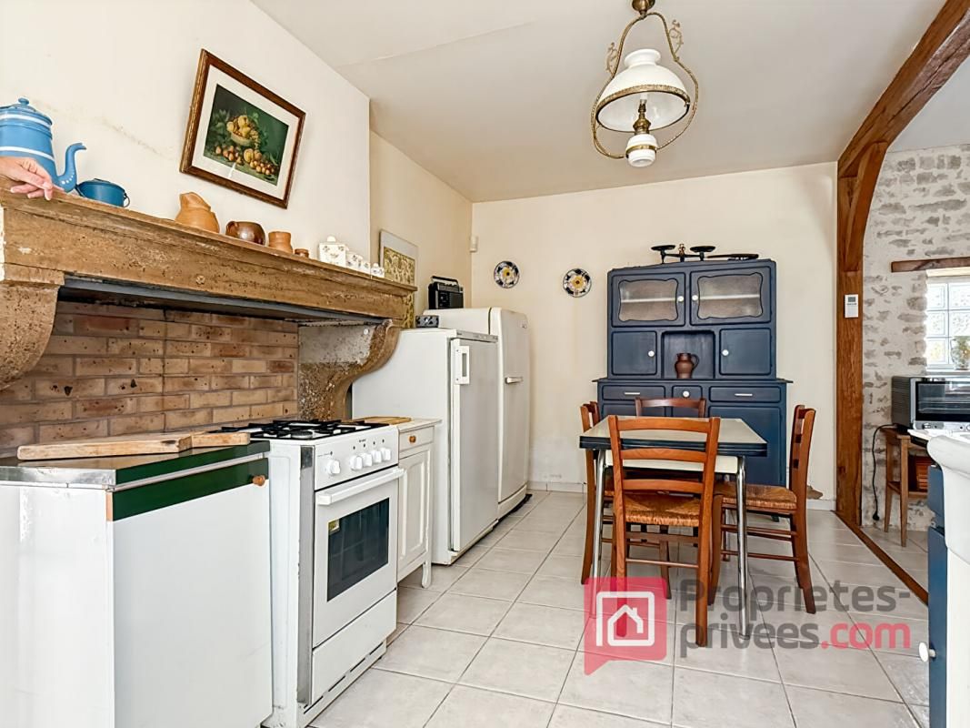 EGUILLY-SOUS-BOIS Maison Eguilly Sous Bois 7 pièce(s) 134 m2 4