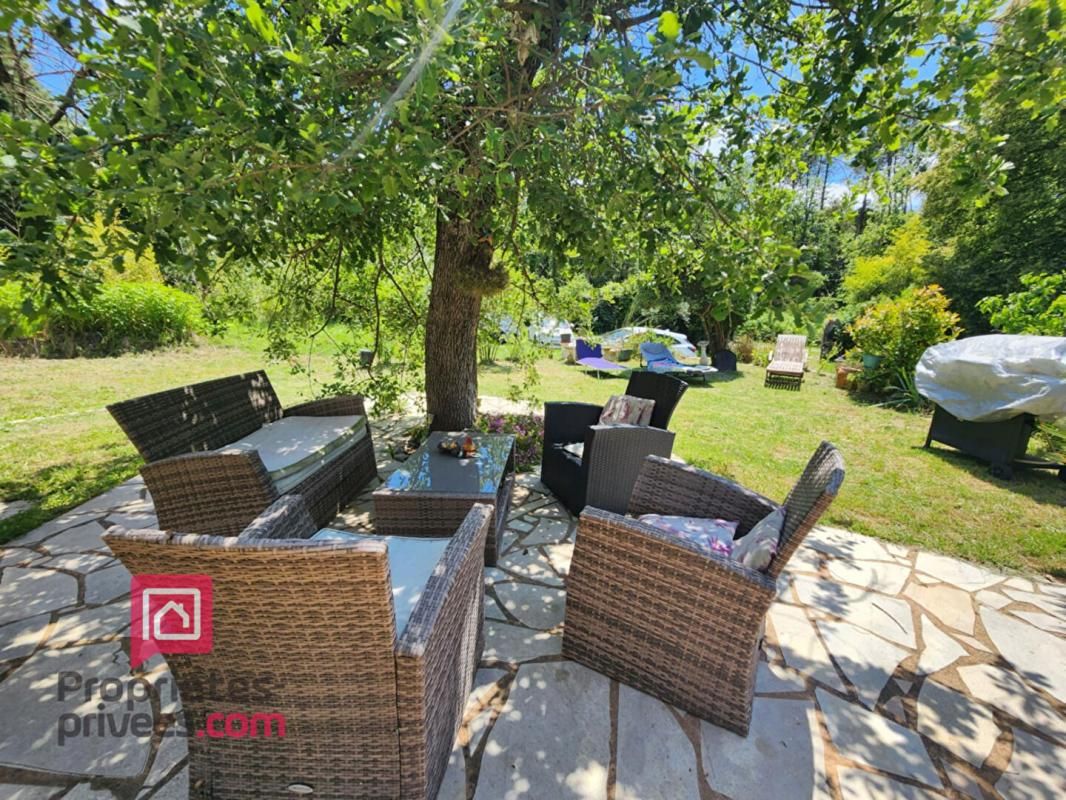 BAGNOLS-EN-FORET Villa Bagnols En Foret 5 pièces 140 m2- 6000m2 de terrain 2