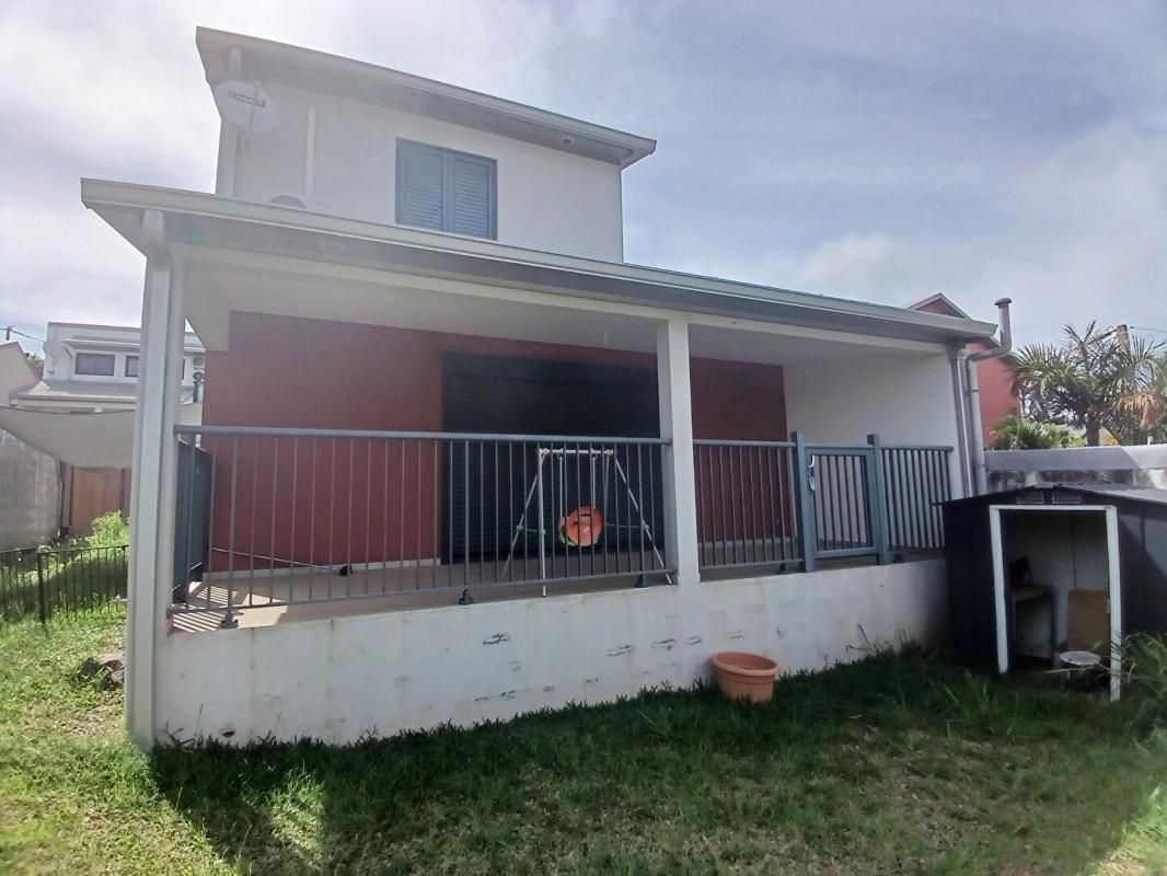 SAINT-PIERRE Ravine Des Cabris 97432 , maison de 4 pièce(s) 113 m2 sur terrain de 274 m² 1