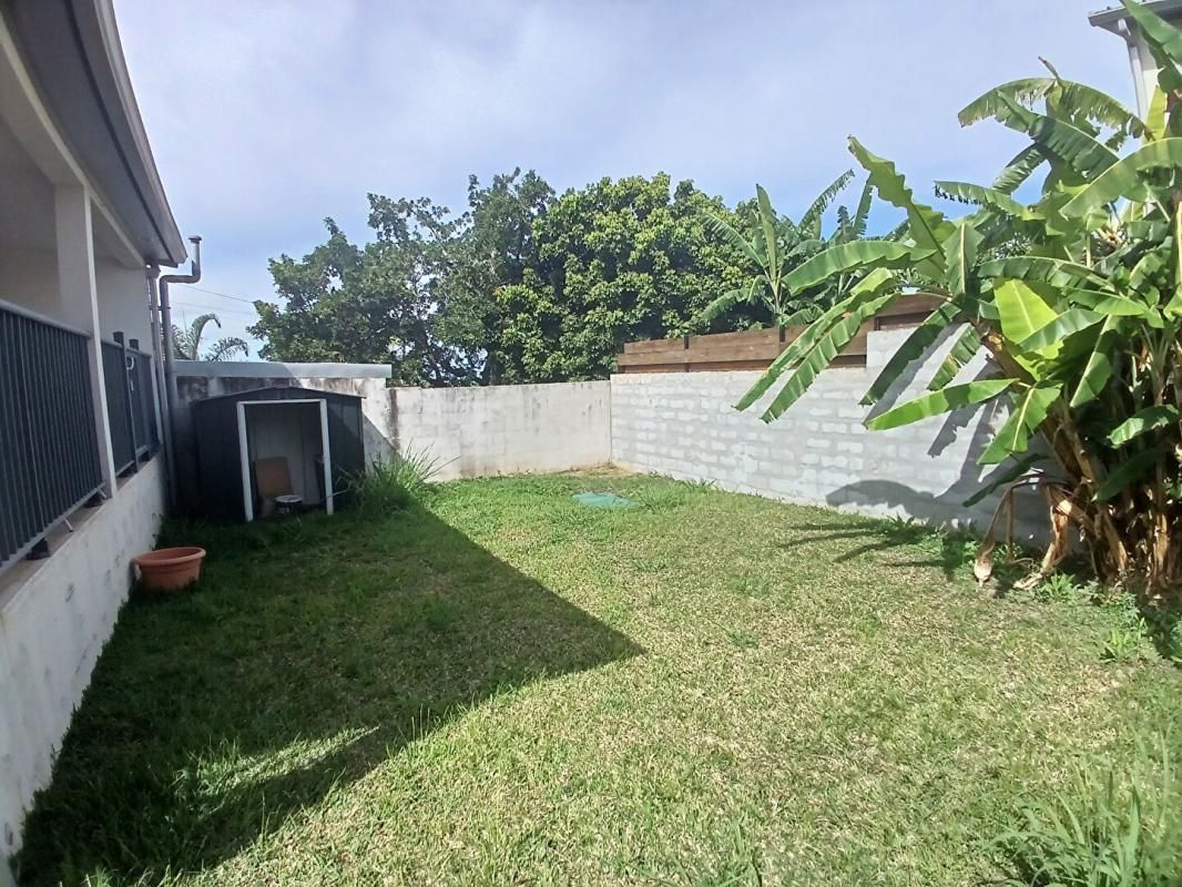 SAINT-PIERRE Ravine Des Cabris 97432 , maison de 4 pièce(s) 113 m2 sur terrain de 274 m² 2