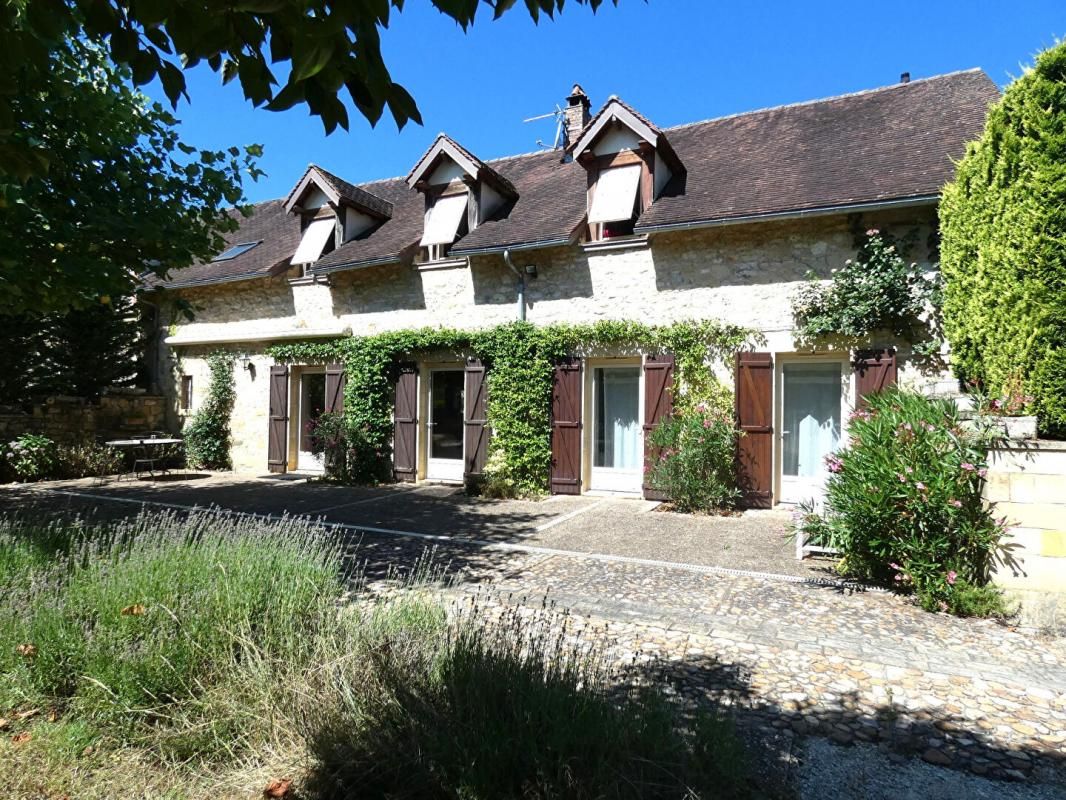 EXCIDEUIL 2 Maisons / dépendances / garage / terrain 1900m² 1