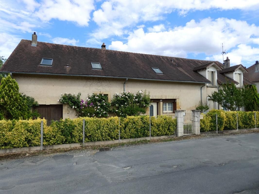 EXCIDEUIL 2 Maisons / dépendances / garage / terrain 1900m² 2