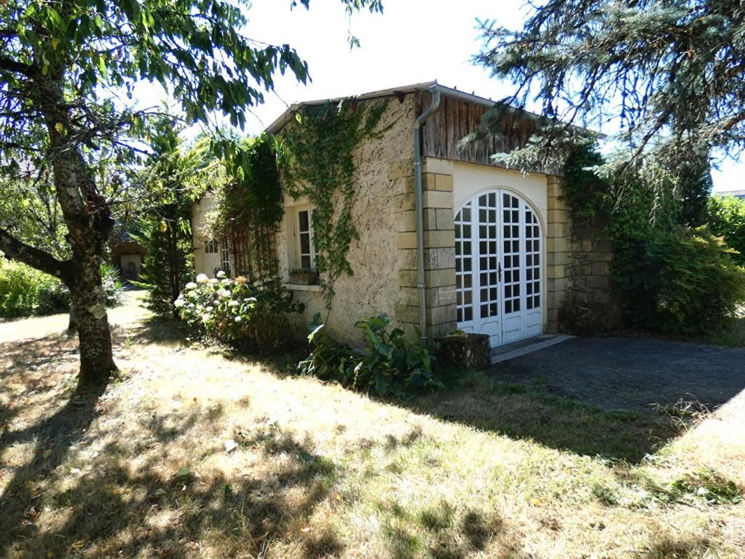 EXCIDEUIL 2 Maisons / dépendances / garage / terrain 1900m² 4