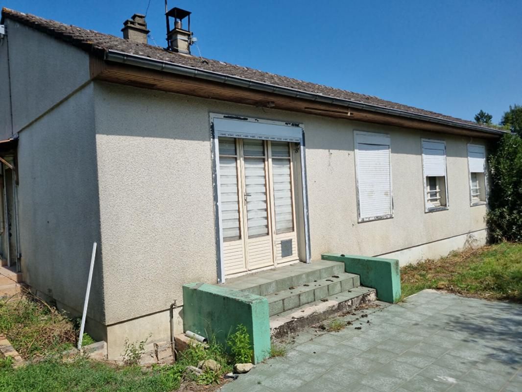 VANNES-SUR-COSSON Maison 4 chambres, plein pied 1