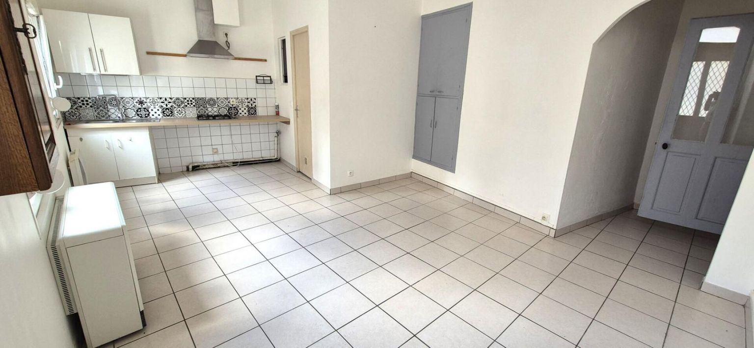 SAINT-DIZIER Belle Maison Mitoyenne en Pierre de 71 m² à Rafraîchir avec sa Cave et son Ballon d'eau de 200l 1