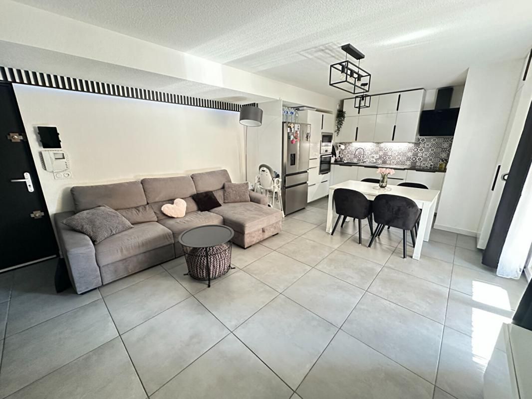 SALON-DE-PROVENCE COUP DE CEUR Appartement T4 entièrement rénové à SALON-DE-PROVENCE (Bel Air) 3