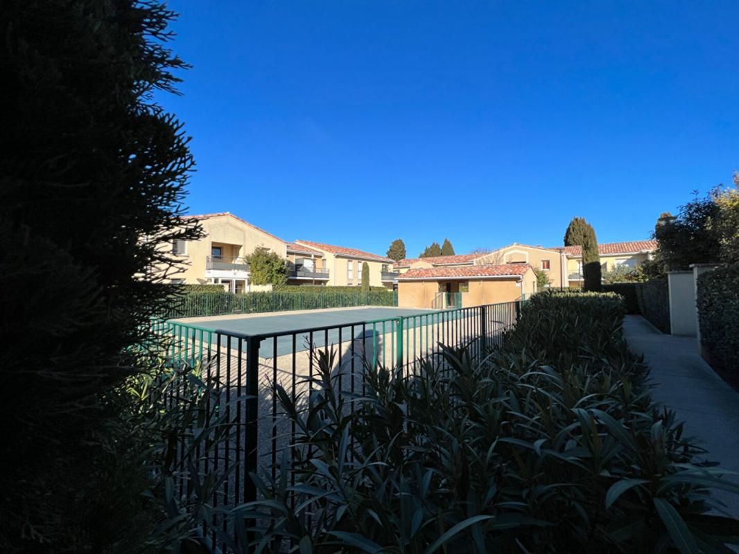 GRANS Appartement en rez de jardin avec piscine privée 1