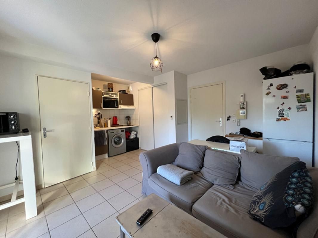 GRANS Appartement en rez de jardin avec piscine privée 3