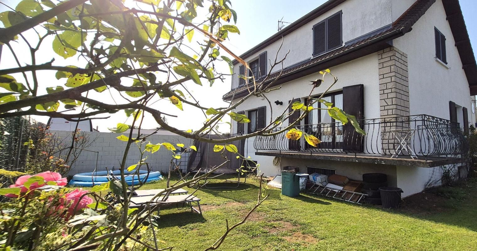 SAINT-DIZIER Belle Maison Individuelle ou Pavillon sur Sous-sol aménagé de 123 m² Rénové avec Cour, Balcon, Cuisine d'été et Terrain Clos et Arboré de 435 m² 1