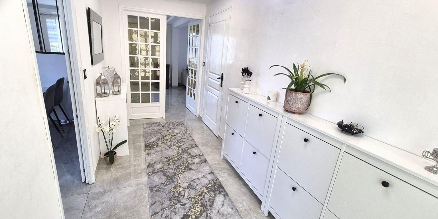 SAINT-DIZIER Belle Maison Individuelle ou Pavillon sur Sous-sol aménagé de 123 m² Rénové avec Cour, Balcon, Cuisine d'été et Terrain Clos et Arboré de 435 m² 2