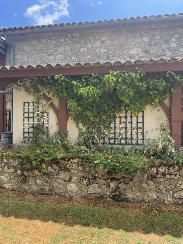 SAINTE-RADEGONDE Authentique maison en pierre avec parc arboré clos et calme absolu 3
