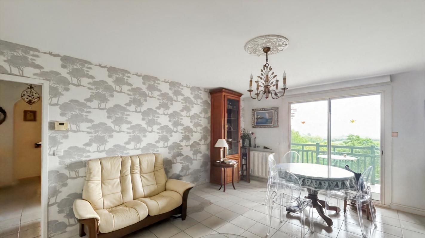 BAYONNE Bayonne Marracq , 4 pièce(s) 90m2 avec garage individuel + parking privé 1
