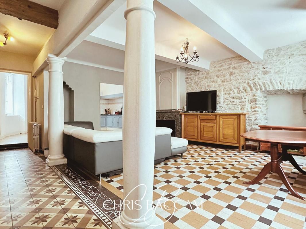 VILLALIER EN EXCLUSIVITE - MAISON R+1 - 3 CHAMBRES - TERRASSE TROPEZIENNE 2