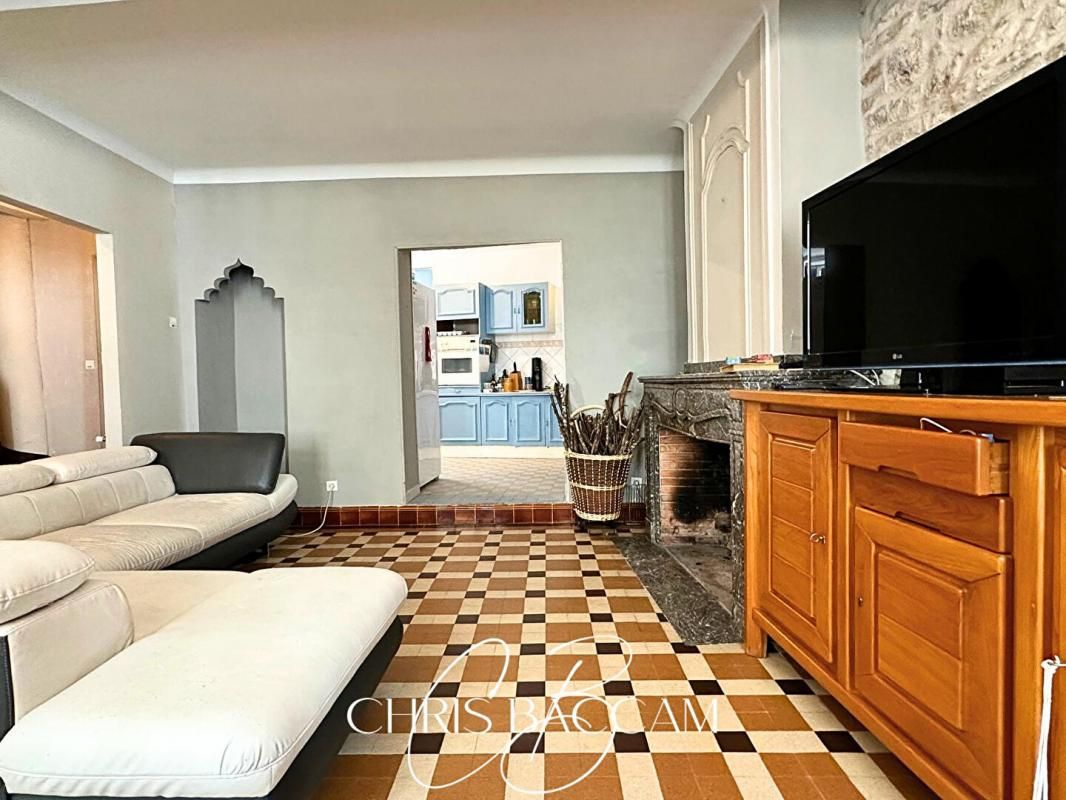 VILLALIER EN EXCLUSIVITE - MAISON R+1 - 3 CHAMBRES - TERRASSE TROPEZIENNE 3