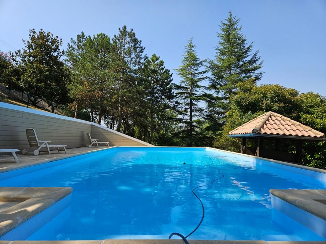 PENNE-D'AGENAIS Penne d'Agenais -: Maison plain pied, 6 pièces - 4 Chambres -145 m², vue - piscine - double garage - parc 4