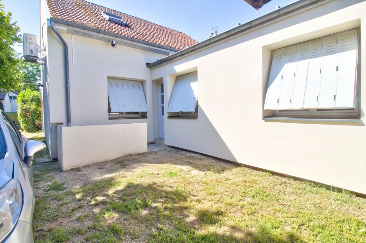 SEURRE Charmante maison familiale - 3 chambres climatisées -Terrain 855 m² - Garage double 1