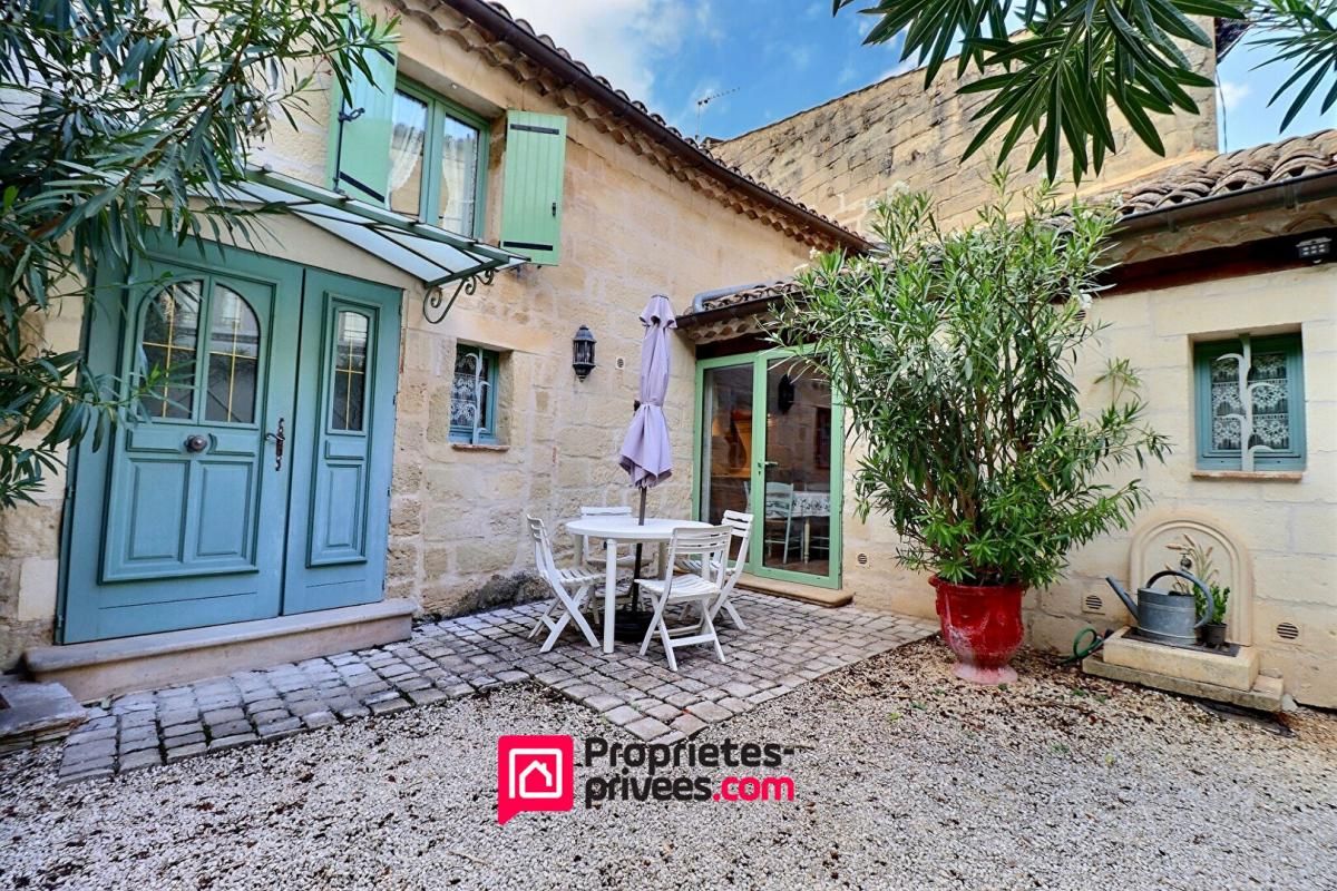 UZES UZES centre, Maison en pierres avec jardin 4