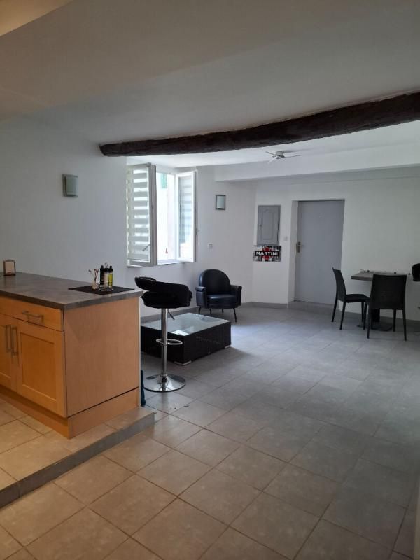FORCALQUIER Appartement 3 pieces avec terrasse 17 m² proche des commodités 2