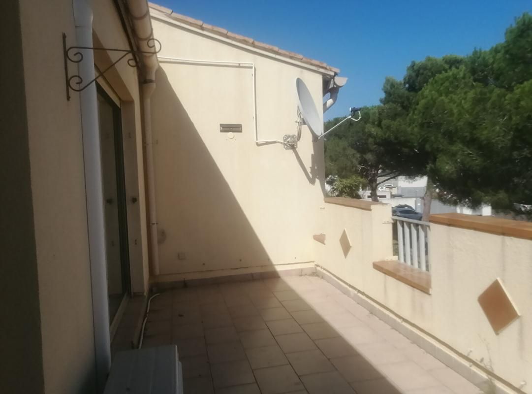 AGDE T4 Terrasse Parking 1