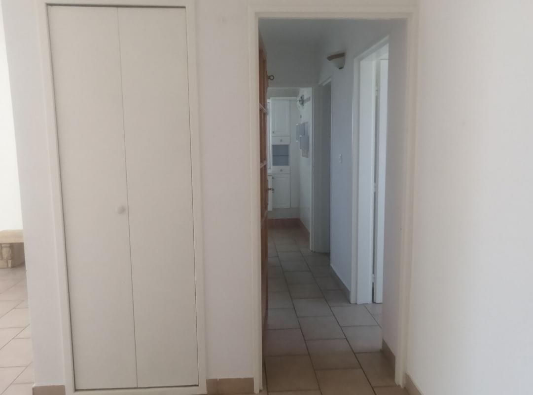 AGDE T4 Terrasse Parking 3