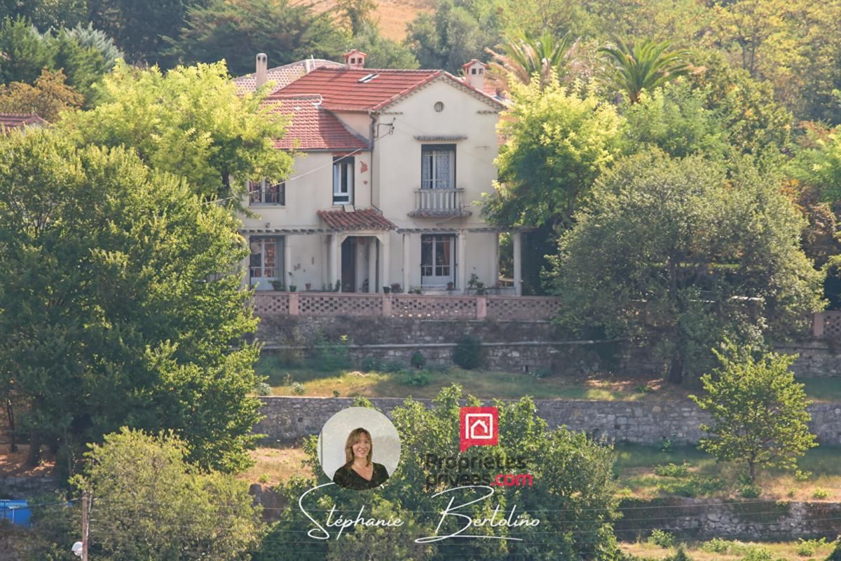 DRAGUIGNAN Maison Draguignan 7 pièces -180 m2 - 3000 m2 de terrain  zone UCA 1