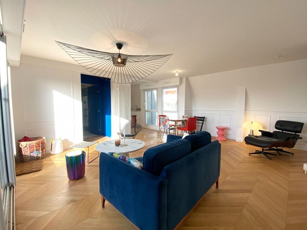VANNES Appartement T5 d'exception de 102 M² avec garage, parking, 2 caves et balcon. VANNES CENTRE 3