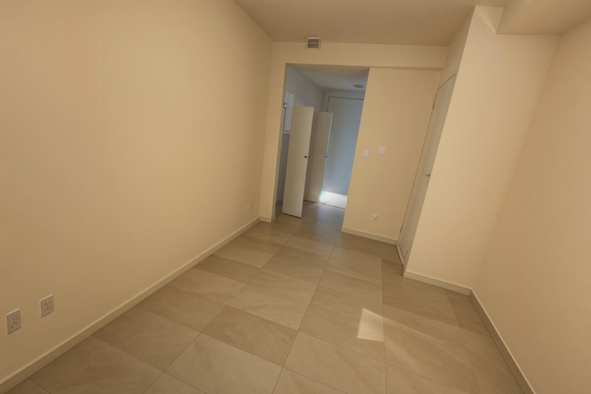 SALON-DE-PROVENCE STUDIO à louer centre ville 3