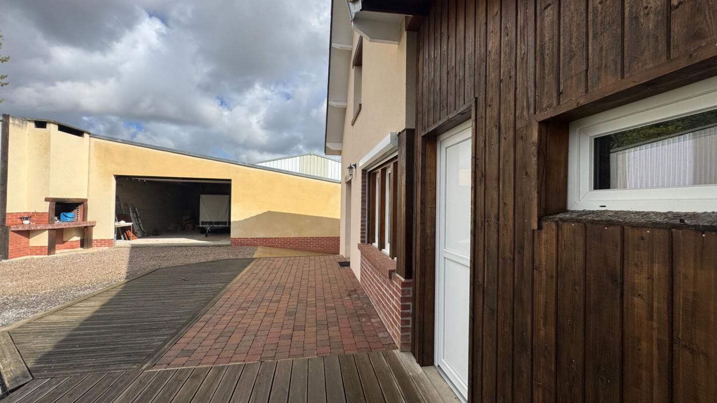 ARREST Pavillon Individuel 161 m2. garages dépendance et bâtiment 3