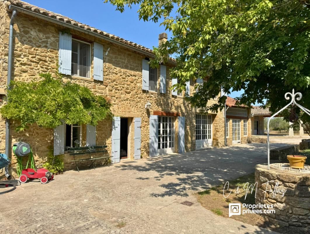TRAVAILLAN Mas provençal 270m² et dépendances 190m² - vue sur le Mont Ventoux 2