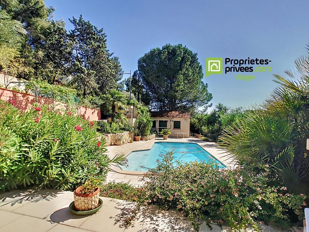 BANDOL BANDOL (83150) - NUE PROPRIÉTÉ - ENSEMBLE IMMOBILIER AVEC TERRAIN ET PISCINE 2