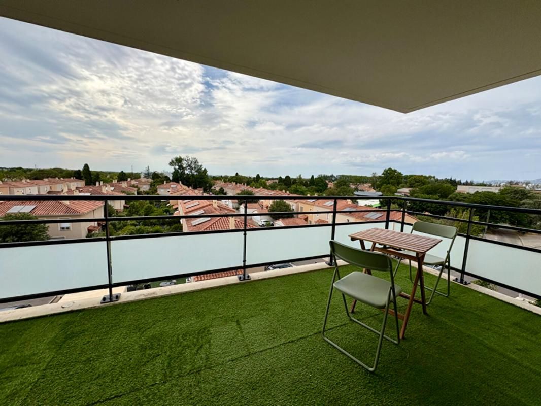 MIRAMAS Appartement meublé, terrasse et garage Esprit Cosy 1