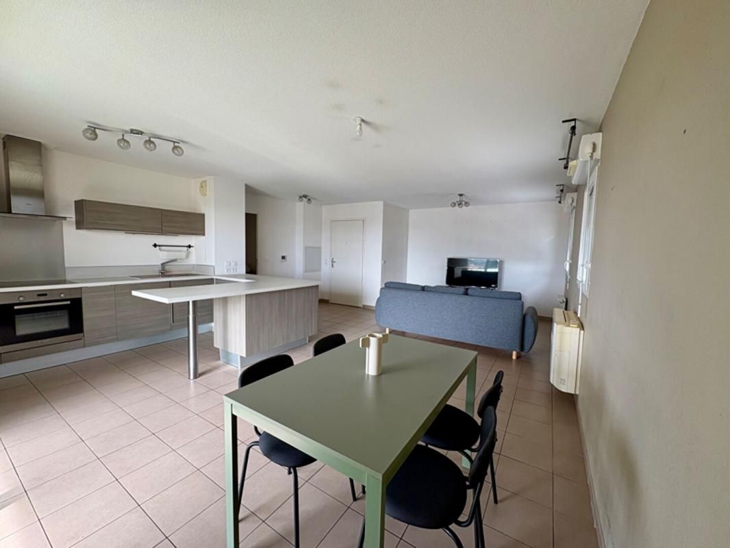 MIRAMAS Appartement meublé, terrasse et garage Esprit Cosy 4