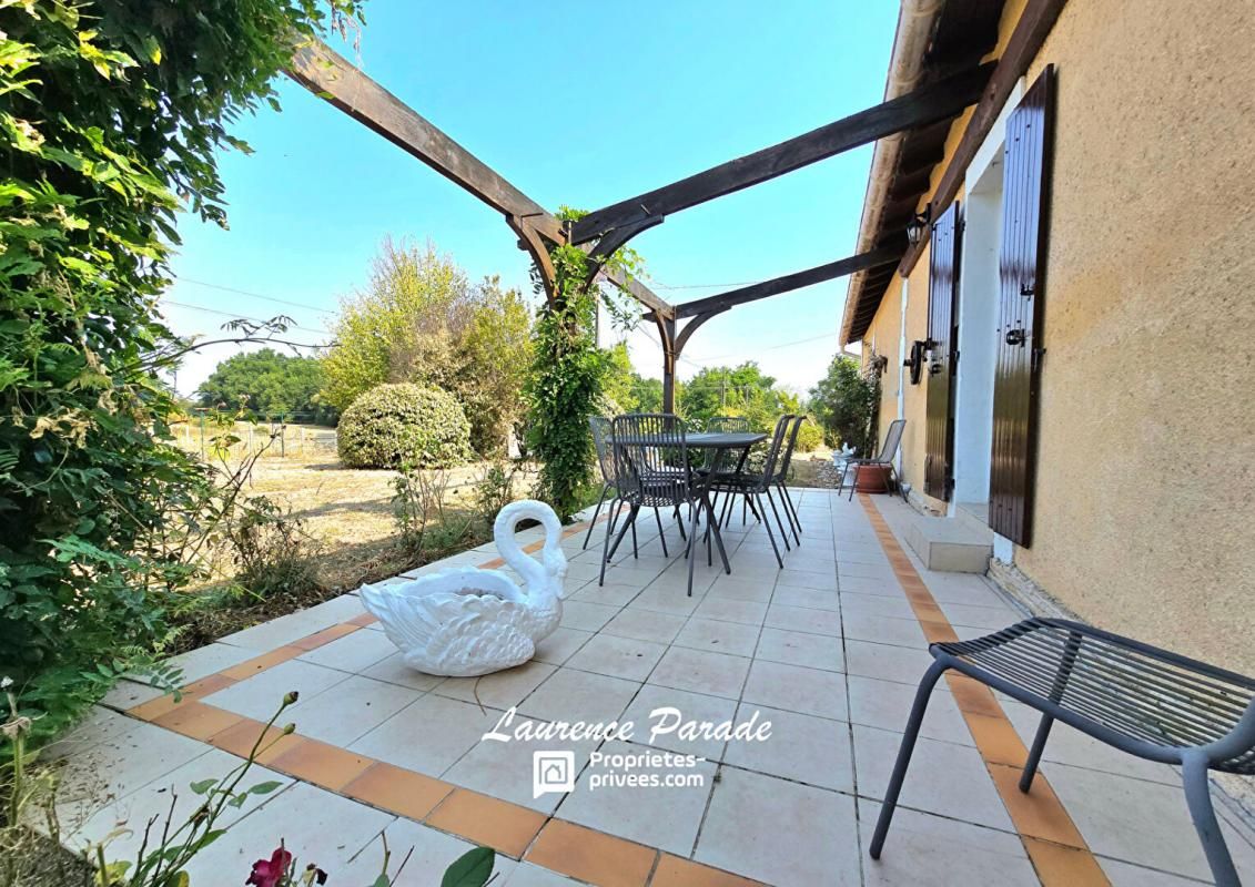 SAINT-MICHEL-DE-DOUBLE Maison de charme 200 m² avec dépendance ? 15 115 m² de terrain clôturé 1