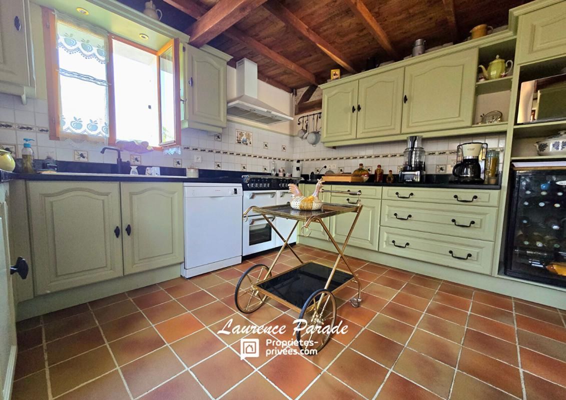 SAINT-MICHEL-DE-DOUBLE Maison de charme 200 m² avec dépendance ? 15 115 m² de terrain clôturé 3