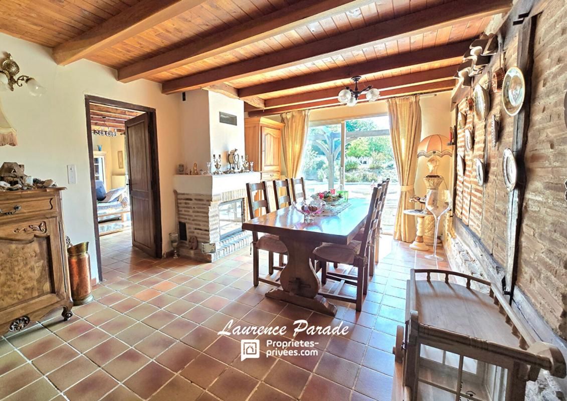 SAINT-MICHEL-DE-DOUBLE Maison de charme 200 m² avec dépendance ? 15 115 m² de terrain clôturé 4