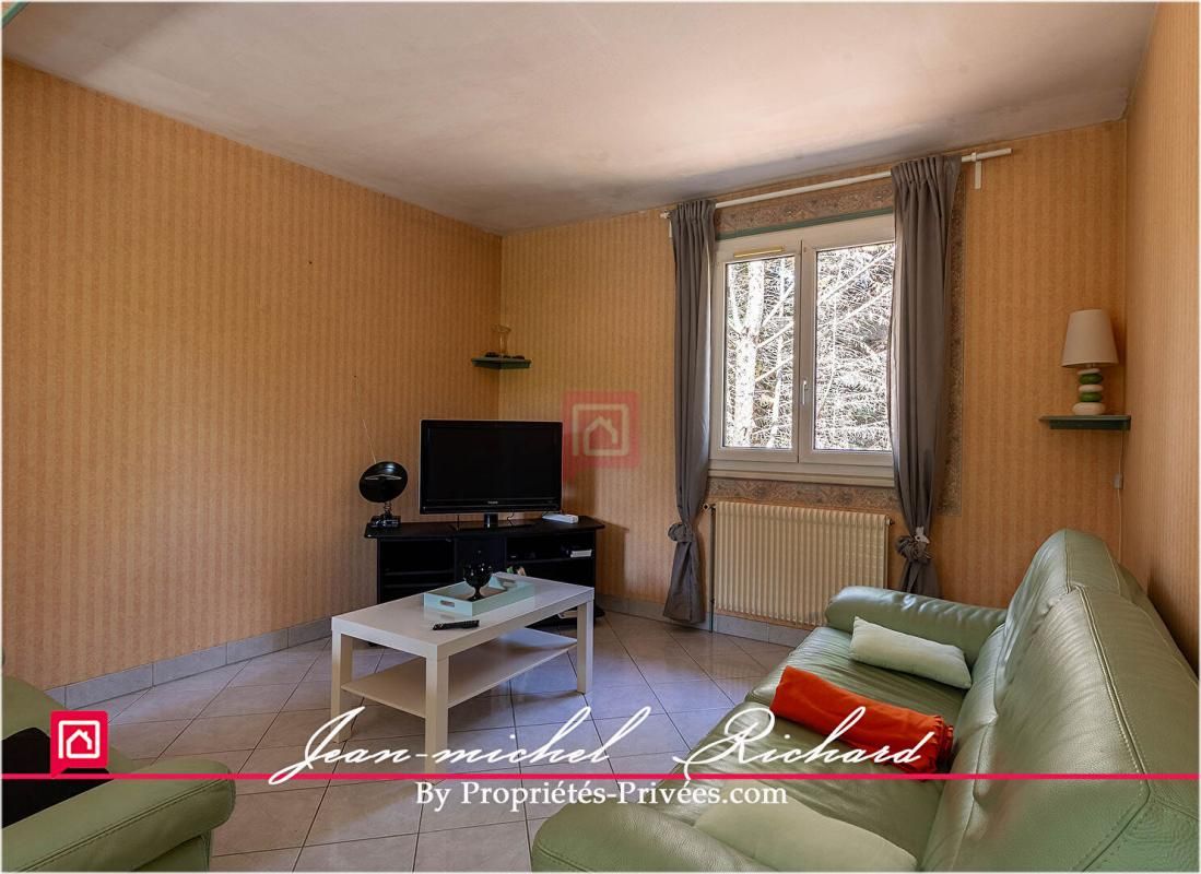 SASSAY Maison Sassay 6 pièce(s) 132 m2 2