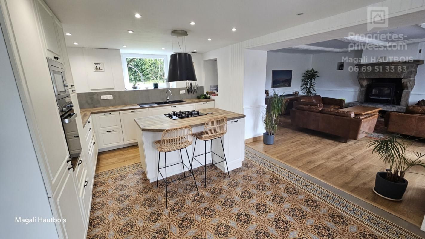 GRANVILLE Maison en pierre charme authentique de 175 m2 2