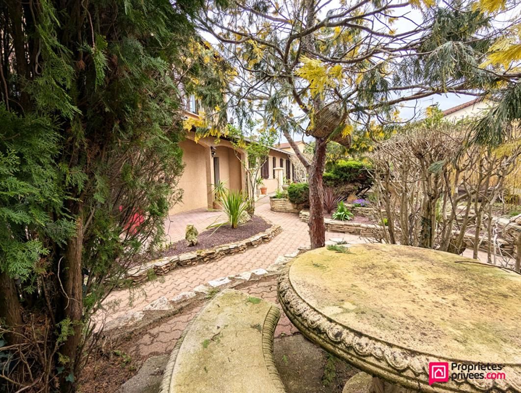 VERNAISON Maison familiale Vernaison 7 pièce(s) 150 m2 1