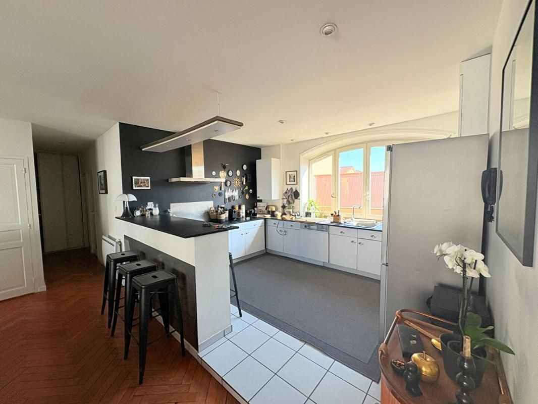 VILLEFRANCHE-SUR-SAONE Appartement Villefranche Sur Saone 5 pièce(s) 100 m2 2