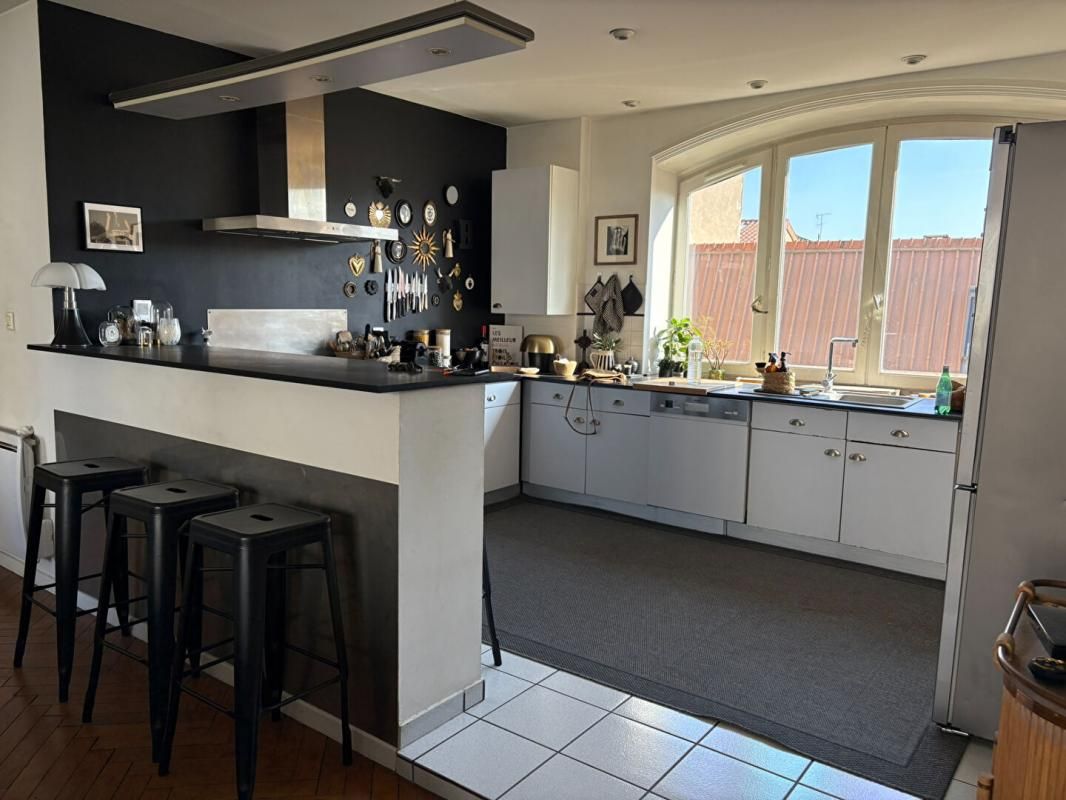 VILLEFRANCHE-SUR-SAONE Appartement Villefranche Sur Saone 5 pièce(s) 100 m2 3