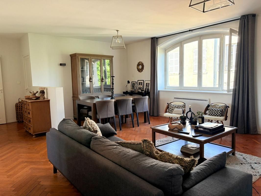 VILLEFRANCHE-SUR-SAONE Appartement Villefranche Sur Saone 5 pièce(s) 100 m2 4