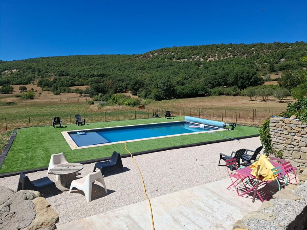ONGLES PAYS DE FORCALQUIER, BELLE PROPRIETE DE 140 M² AVEC GARAGE + GÎTE, CHAMBRE D'HÔTE ET PISCINE SUR PLUS D'UN HECTARE DE TERRAIN 3