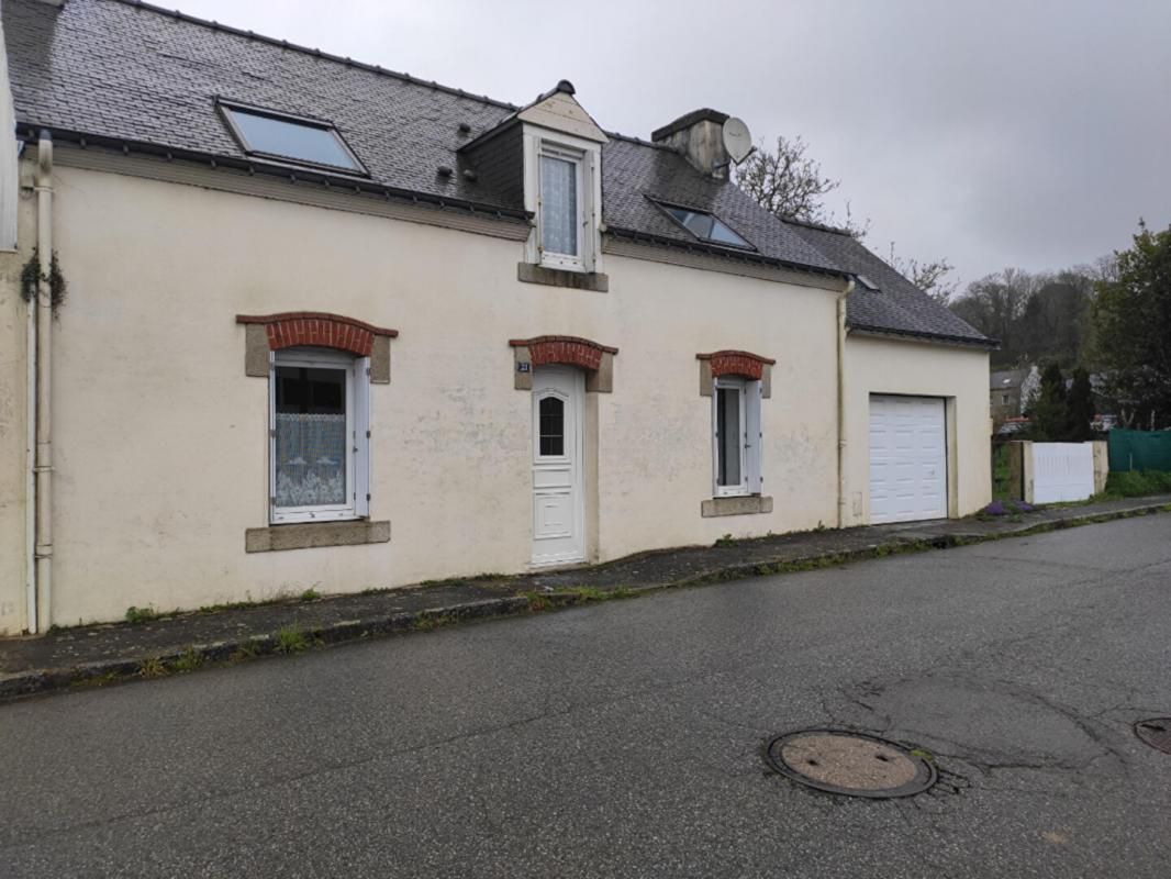 GUEMENE-SUR-SCORFF Maison avec jardin, garage proche commodités Guémené sur scorff 1