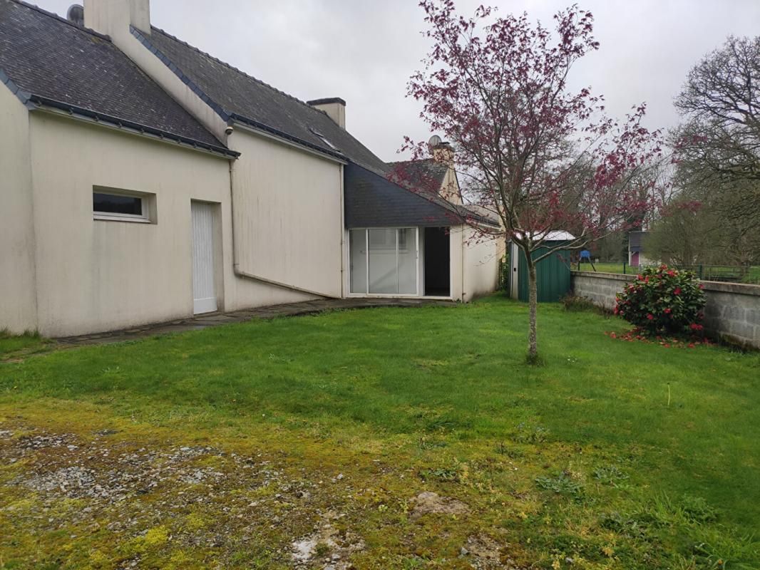 GUEMENE-SUR-SCORFF Maison avec jardin, garage proche commodités Guémené sur scorff 2