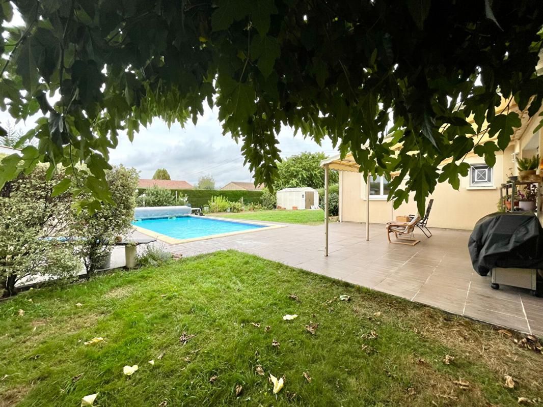 AMBARES-ET-LAGRAVE Maison Ambares Et Lagrave 5 pièce(s) 130 m2 2